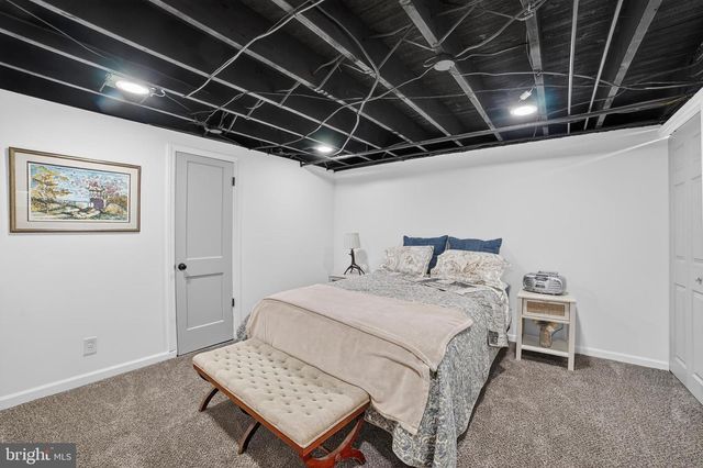 305 IRISH RD, Berwyn, PA 19312