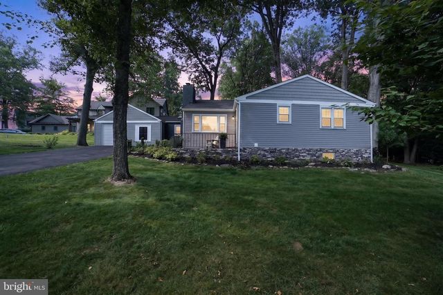 305 IRISH RD, Berwyn, PA 19312