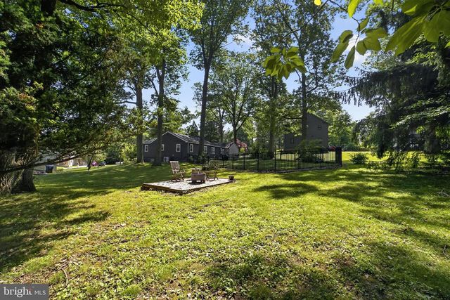 305 IRISH RD, Berwyn, PA 19312