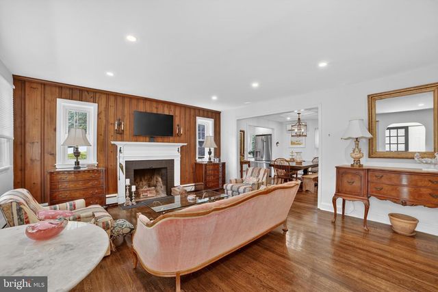 305 IRISH RD, Berwyn, PA 19312