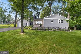 305 IRISH RD, Berwyn, PA 19312