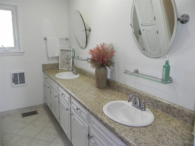 2889 Claud Road, Eclectic, AL 36024