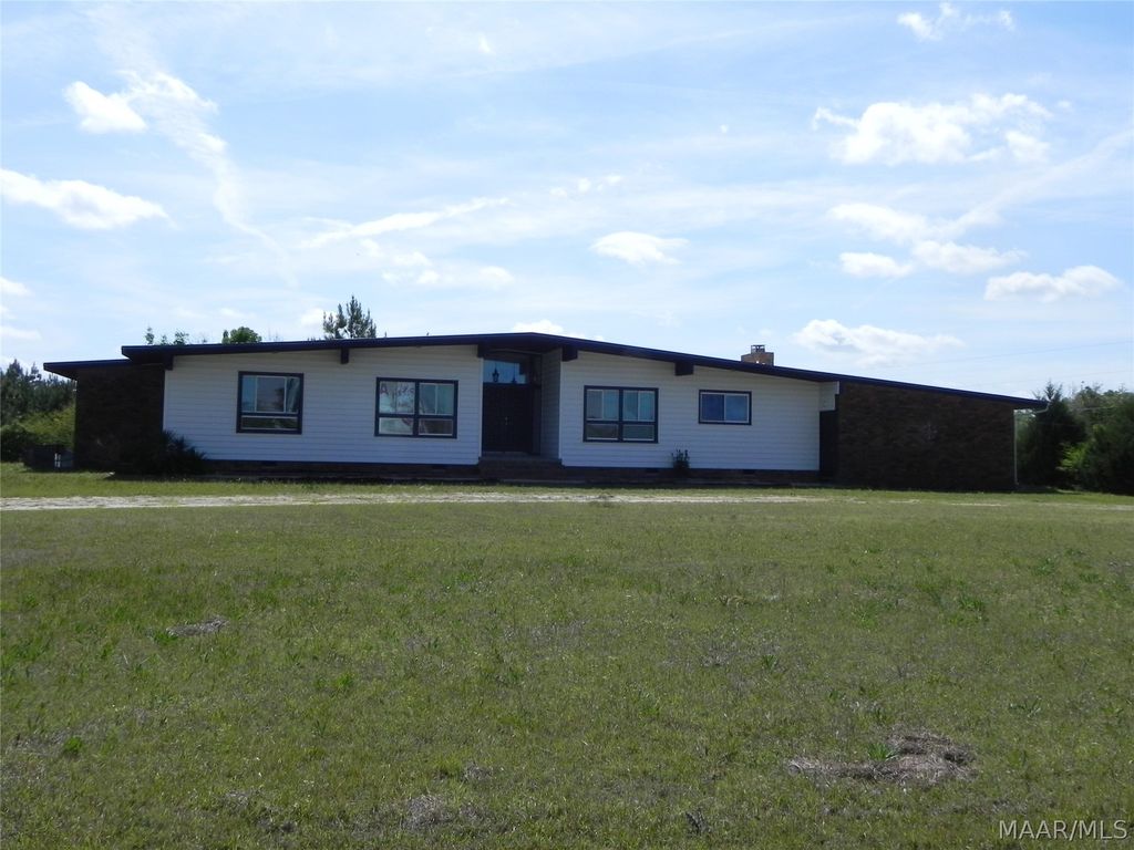 2889 Claud Road, Eclectic, AL 36024