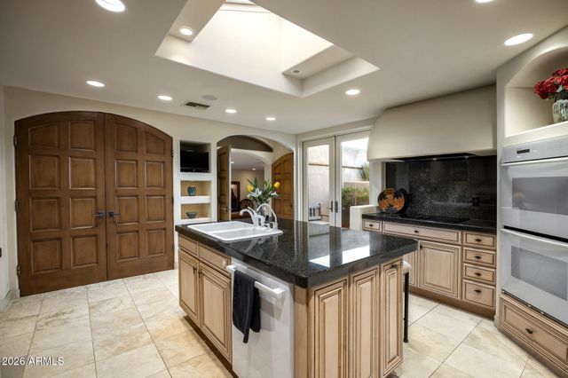 1042 N BOULDER Drive, Carefree, AZ 85377
