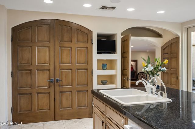 1042 N BOULDER Drive, Carefree, AZ 85377