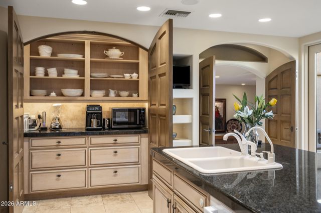 1042 N BOULDER Drive, Carefree, AZ 85377