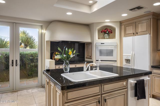 1042 N BOULDER Drive, Carefree, AZ 85377