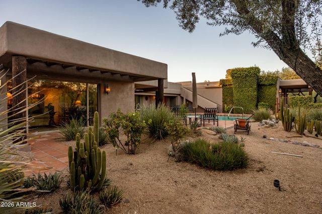 1042 N BOULDER Drive, Carefree, AZ 85377