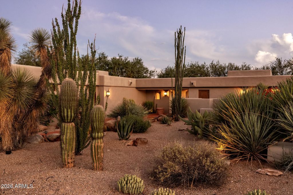 1042 N BOULDER Drive, Carefree, AZ 85377 — exterior