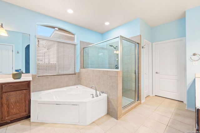 25007 WHITE CRK, San Antonio, TX 78255