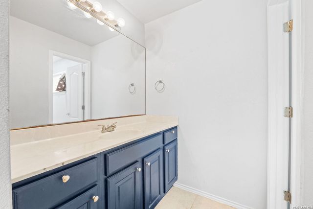 25007 WHITE CRK, San Antonio, TX 78255
