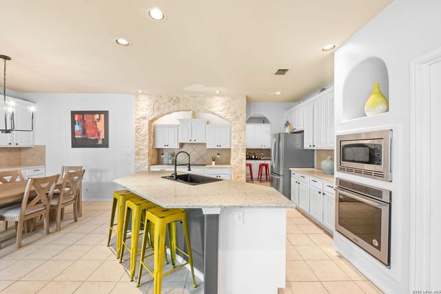 25007 WHITE CRK, San Antonio, TX 78255