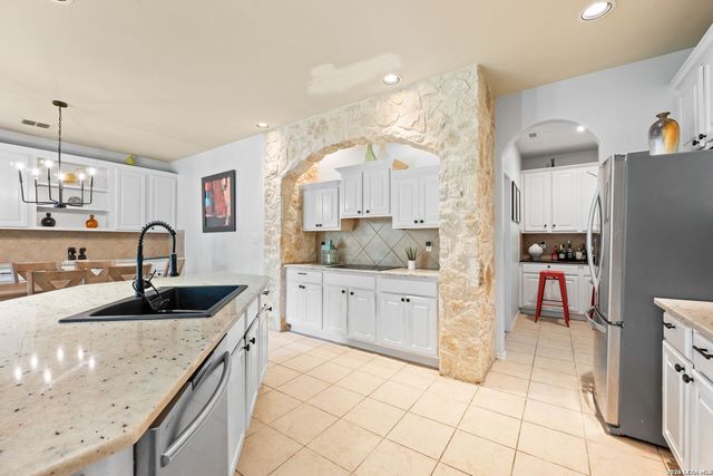 25007 WHITE CRK, San Antonio, TX 78255