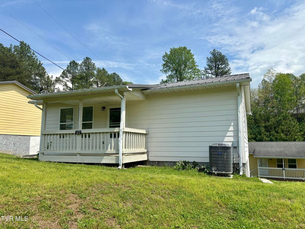 122 Kitty Cole Lane, Dungannon, VA 24245