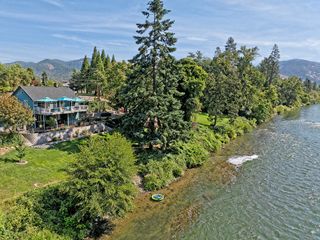 2215 SE Portola Drive, Grants Pass, OR 97526