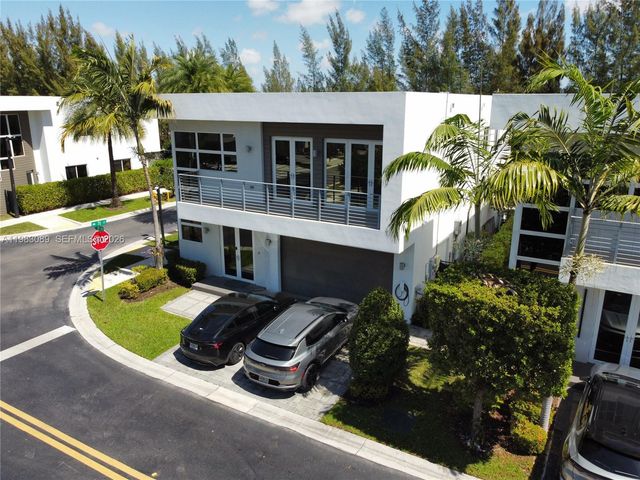 7475 NW 97th Ct, Doral, FL 33178