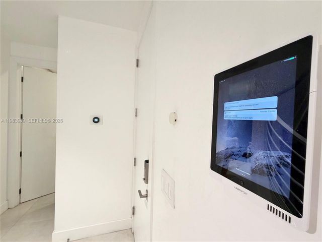 7475 NW 97th Ct, Doral, FL 33178