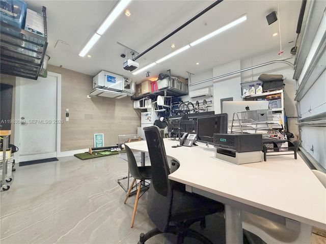 7475 NW 97th Ct, Doral, FL 33178