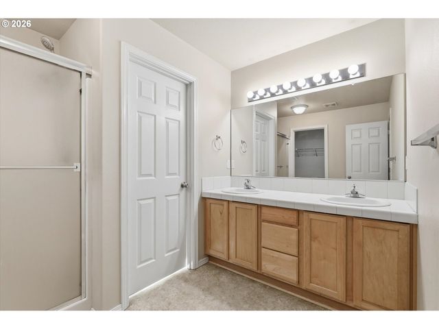1661 Sw WRIGHT Pl, Troutdale, OR 97060