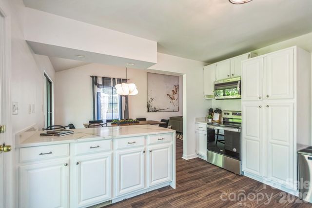 52 Reynolda Drive, Asheville, NC 28803