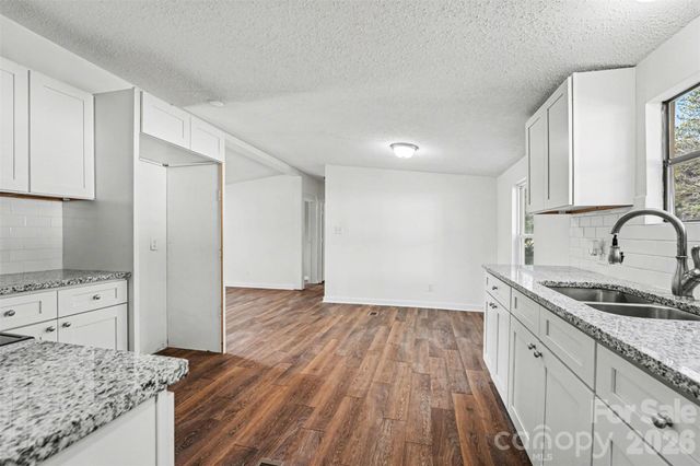 6423 Helens Way, Denver, NC 28037