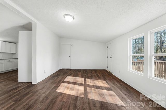 6423 Helens Way, Denver, NC 28037