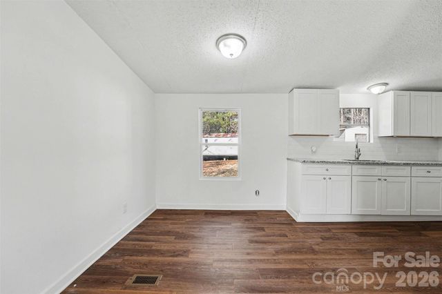 6423 Helens Way, Denver, NC 28037