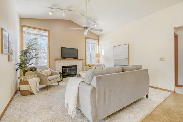 19199 Encore Court, Farmington, MN 55024