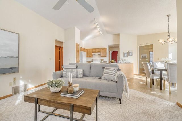 19199 Encore Court, Farmington, MN 55024