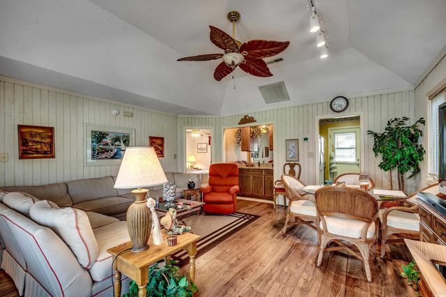 820 9th Ave. S, North Myrtle Beach, SC 29582