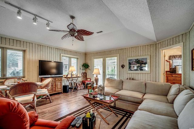 820 9th Ave. S, North Myrtle Beach, SC 29582