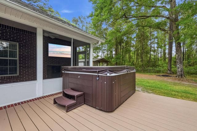 6020 Paige Lane, Crestview, FL 32536