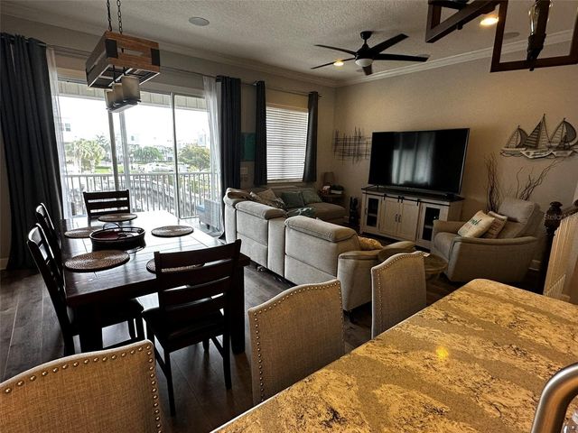 6072 MOORINGS DRIVE S, St Petersburg, FL 33712