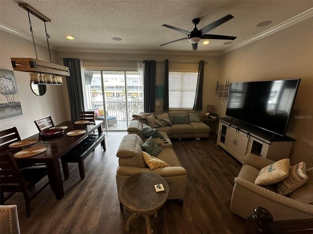 6072 MOORINGS DRIVE S, St Petersburg, FL 33712