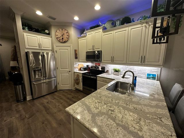 6072 MOORINGS DRIVE S, St Petersburg, FL 33712
