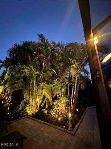 5217 Elm CT, Cape Coral, FL 33904