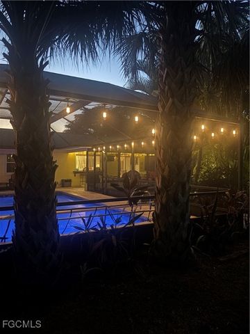 5217 Elm CT, Cape Coral, FL 33904