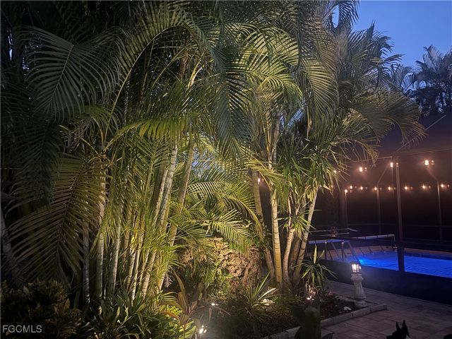 5217 Elm CT, Cape Coral, FL 33904