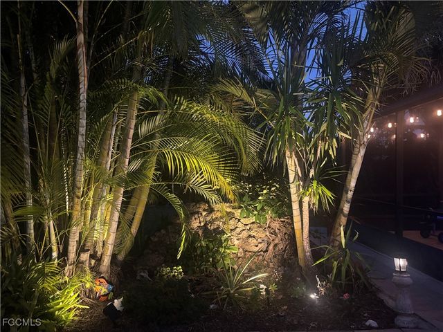 5217 Elm CT, Cape Coral, FL 33904