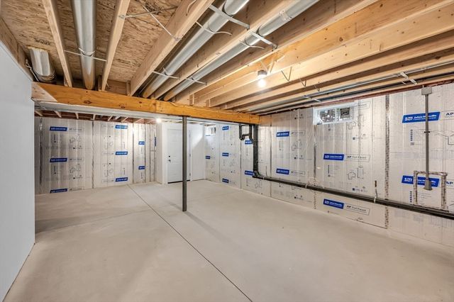 6 High Bluff Rd, Belchertown, MA 01007