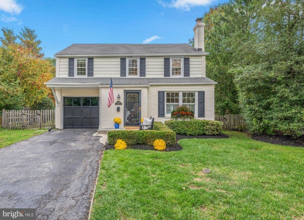 250 BARCLADEN CIR, BRYN MAWR, PA 19010 — photo 2