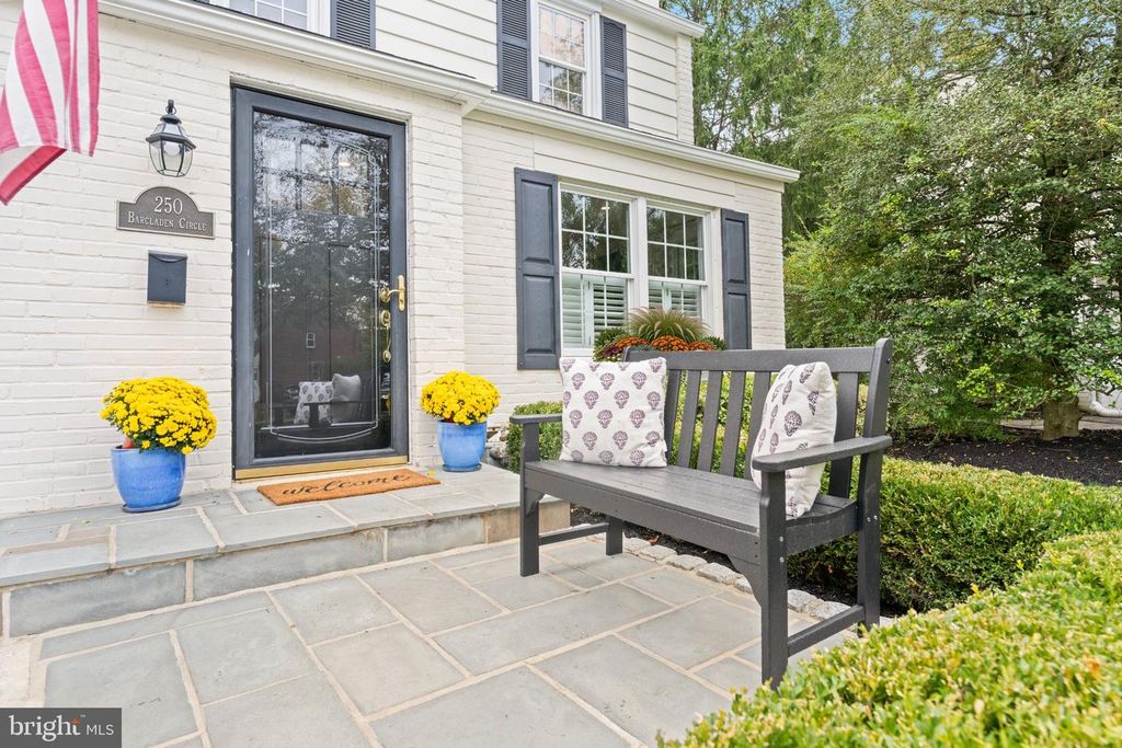 250 BARCLADEN CIR, BRYN MAWR, PA 19010 — photo 3
