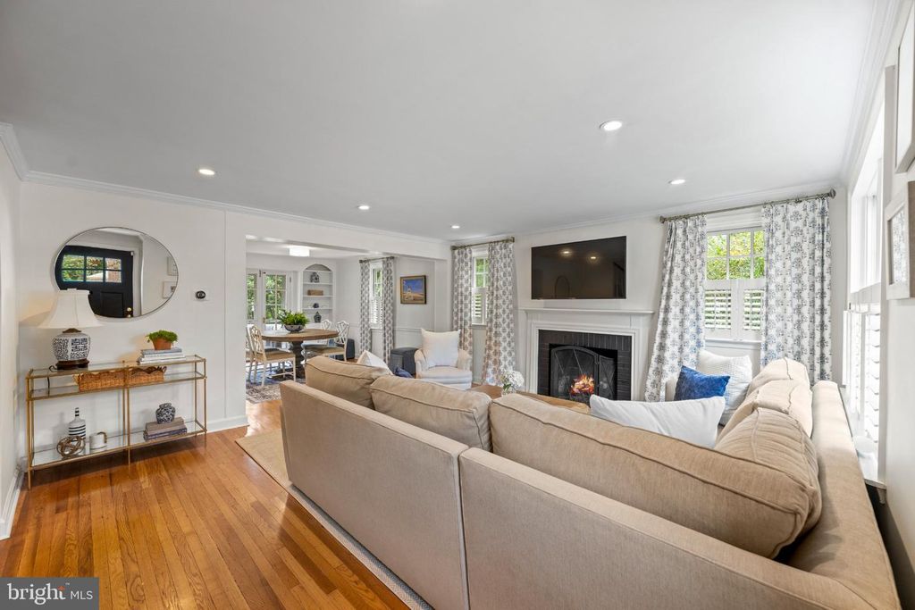 250 BARCLADEN CIR, BRYN MAWR, PA 19010 — photo 4