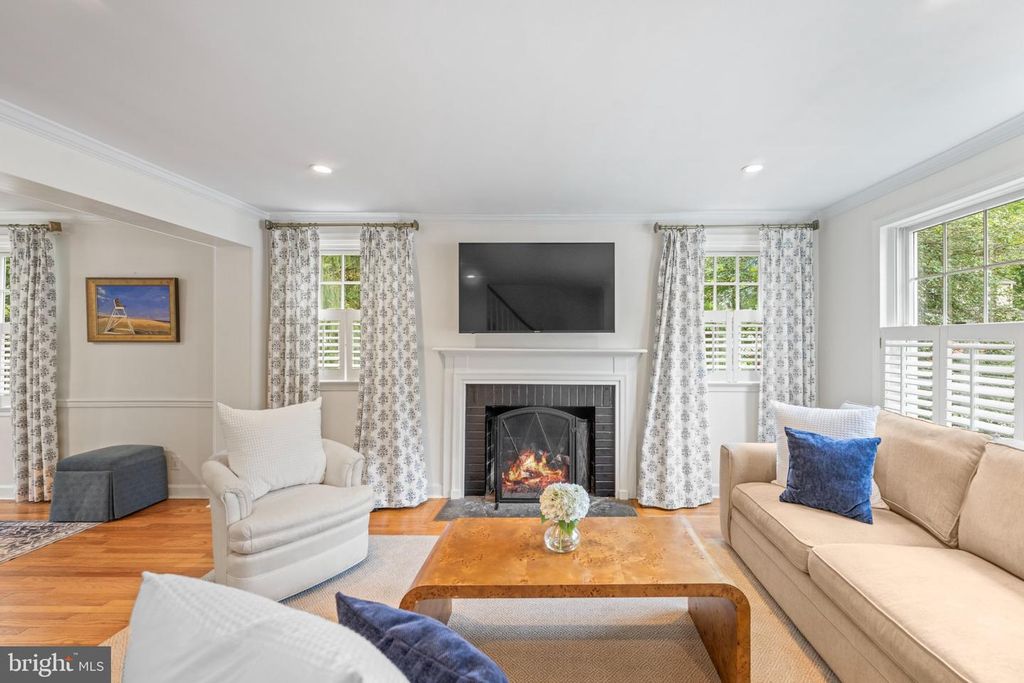 250 BARCLADEN CIR, BRYN MAWR, PA 19010 — photo 5