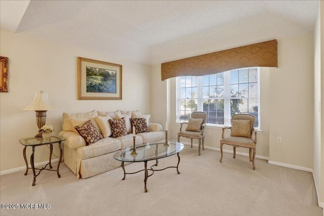 24 Shadow Creek Court, Jackson, NJ 08527