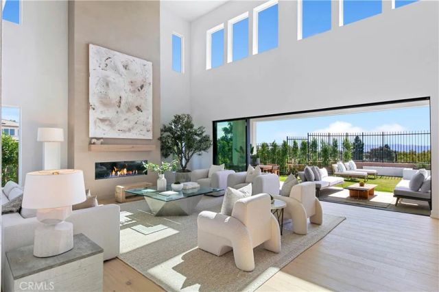 20500 Edgewood Court, Chatsworth, CA 91311