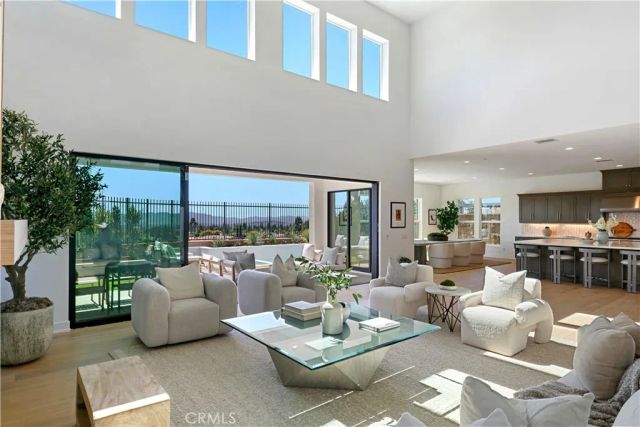 20500 Edgewood Court, Chatsworth, CA 91311