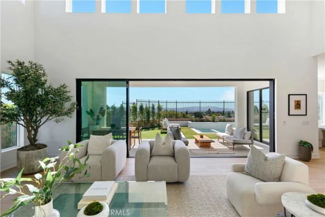20500 Edgewood Court, Chatsworth, CA 91311