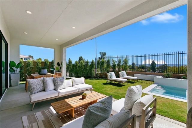 20500 Edgewood Court, Chatsworth, CA 91311