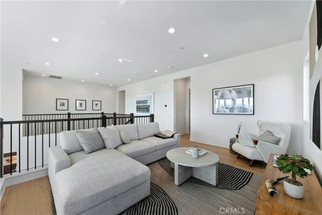 20500 Edgewood Court, Chatsworth, CA 91311